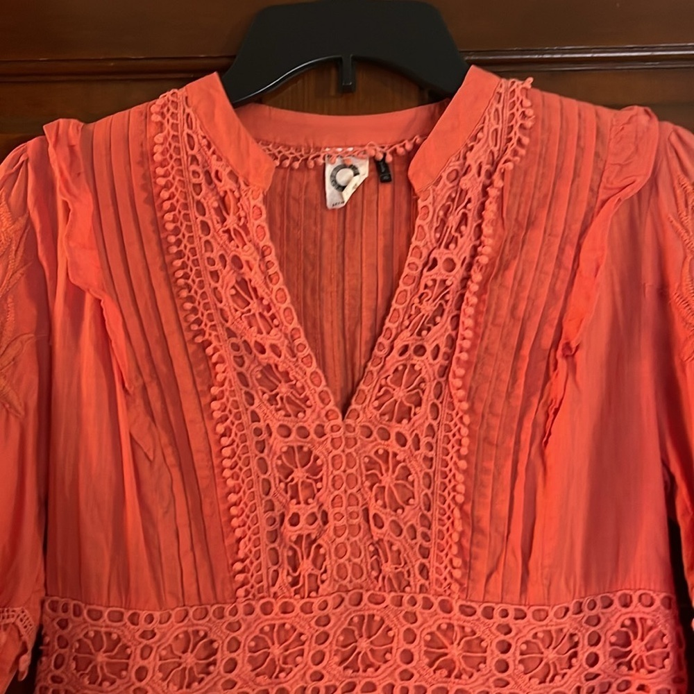 ANTHROPOLOGIE AKEMI + KIN JOSEPHINE Coral Embroidered Women's Dress SIZE XS - Picture 3 of 5